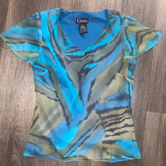 K Studio Collection Two Piece Set - Picture 2 of 6